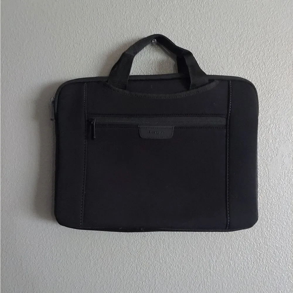 Targus Slipskin TSS932 Carrying Case (Sleeve) for 14
